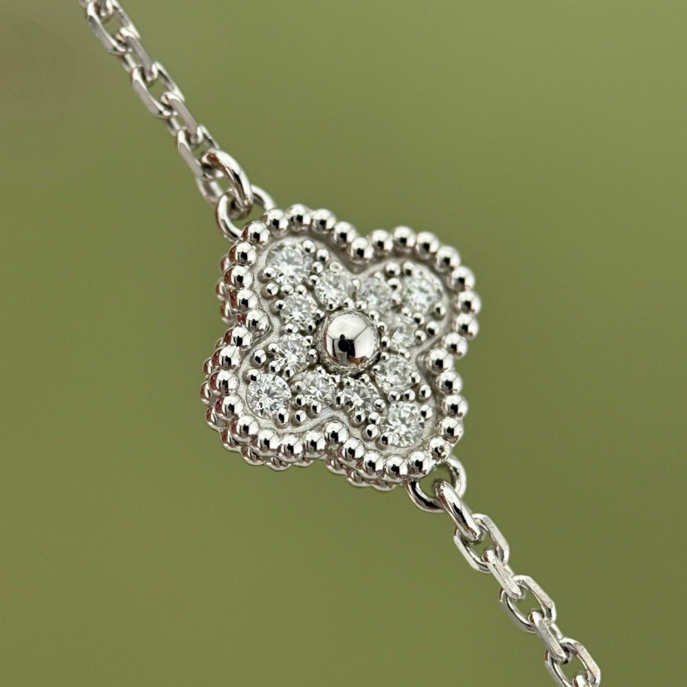 Van Cleef & Arpels Vintage Alhambra bracelet, 5 four-leaf lucky patterns - Picture 3 of 7